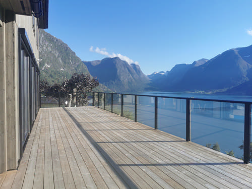 Stryn_Flo_glassrekkverk 1.jpg